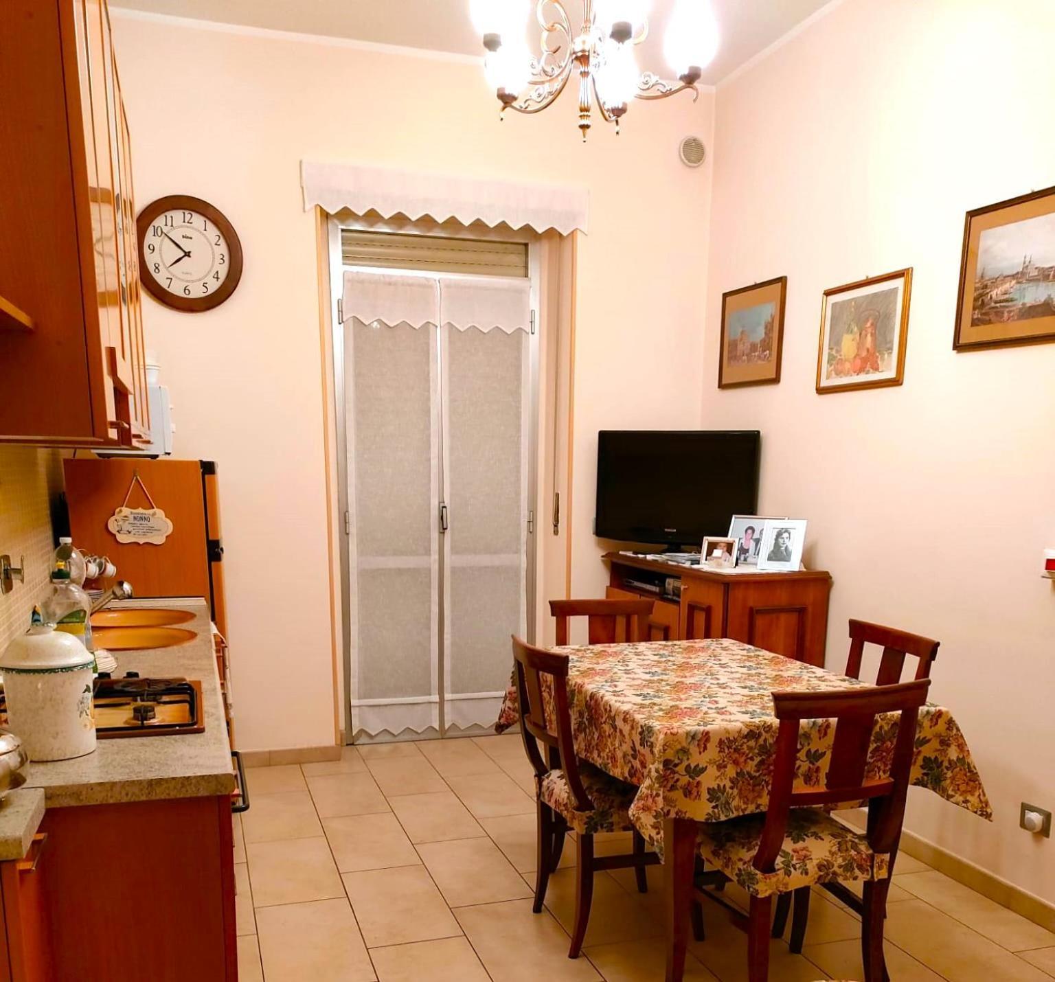 A Casa Di Anri Lägenhet Turin Exteriör bild